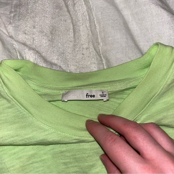 Aritzia Cropped Tee - Picture 2 of 3